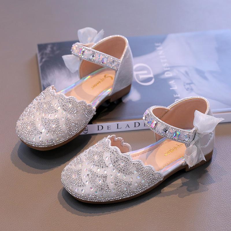

Сандалии принцессы для девочек, новинка 2024 года, летние новые розовые туфли с бантом и блестками, модные мягкие нескользящие детские сандалии 36 серебряный