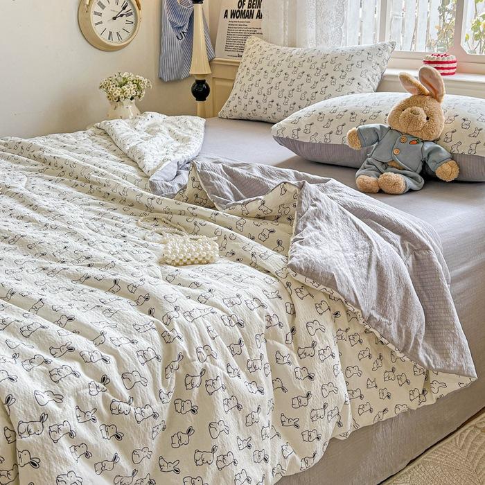 

Капок Ся Лян Одеяло Одеяло для кондиционера Мятая пряжа Простой постельный комплект Летнее одеяло Набор из четырех предметов 200x230cm summer quilt four-piece set