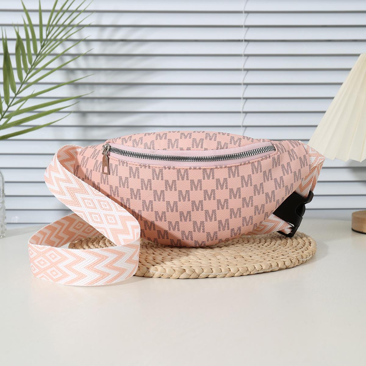 

New messenger bag women s leather simple and lightweight shoulder bag leisure travel unisex mobile phone small fanny pack розовый