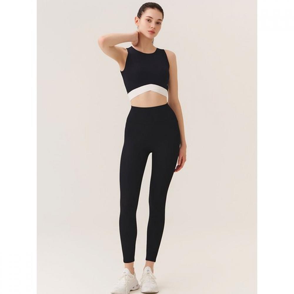 Huit Ticha Rib Slim Line Back Pocket 9 Part Leggings