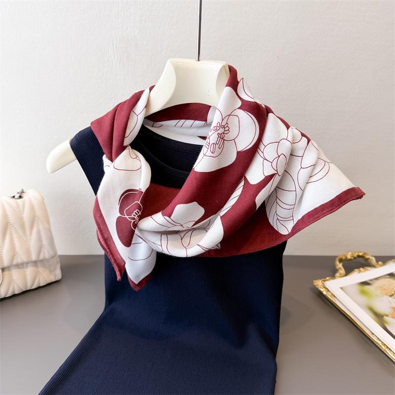 Korean Version of Qiandongge Silk Scarf, Thin Small Square Scarf, Luxury Temperament Herringbone Pattern Headscarf, Imitation Velvet Shawl, Scarf.