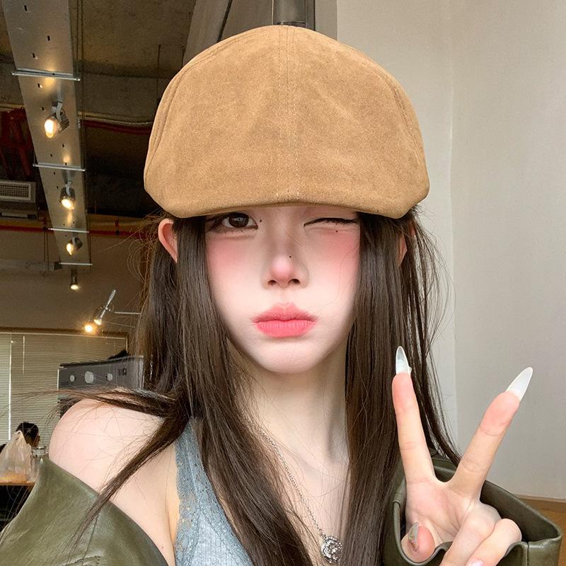 Suede retro duck tongue forward hat autumn and winter American versatile duck tongue beret shows a small face and wears a painter hat