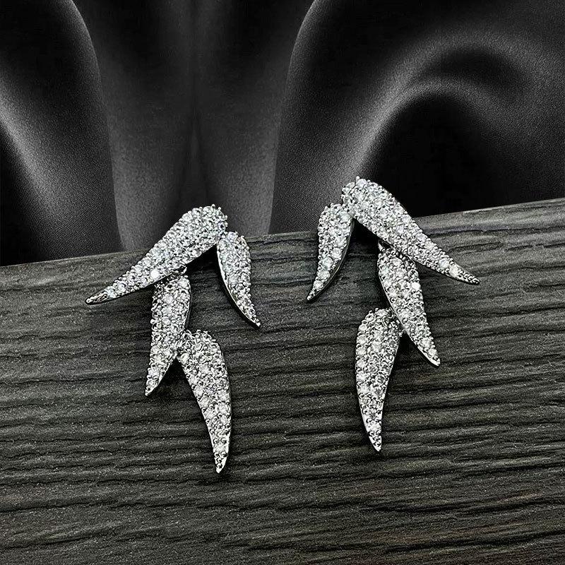 

Элегантные серьги с бриллиантами в виде листьев бамбука: Высококачественное серебро 925 пробы в китайском стиле