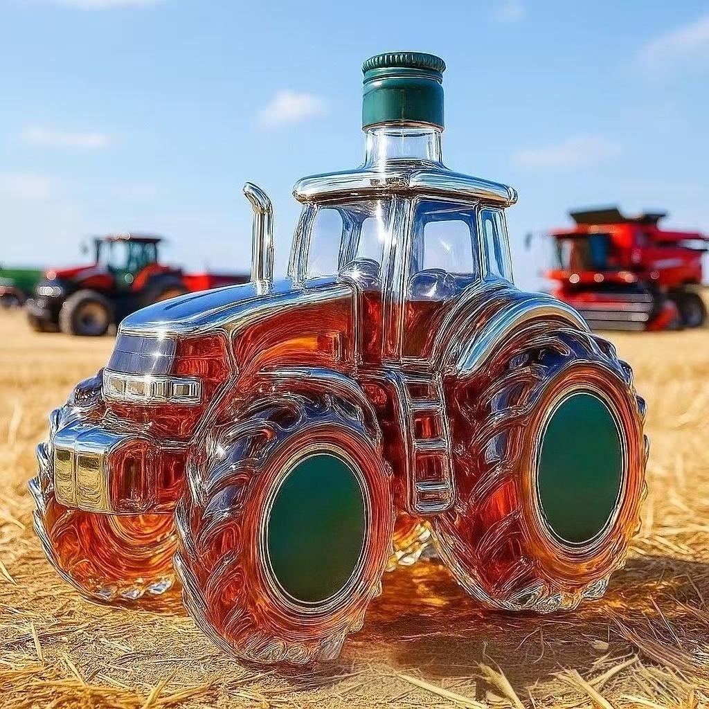 Tractor Shaped Whiskey Glass Decanter 300Ml Novelty Tractor-Shaped Clear Empty Wine Bottle Decanters with Lid Liquor Alcohol Container Unique Car A