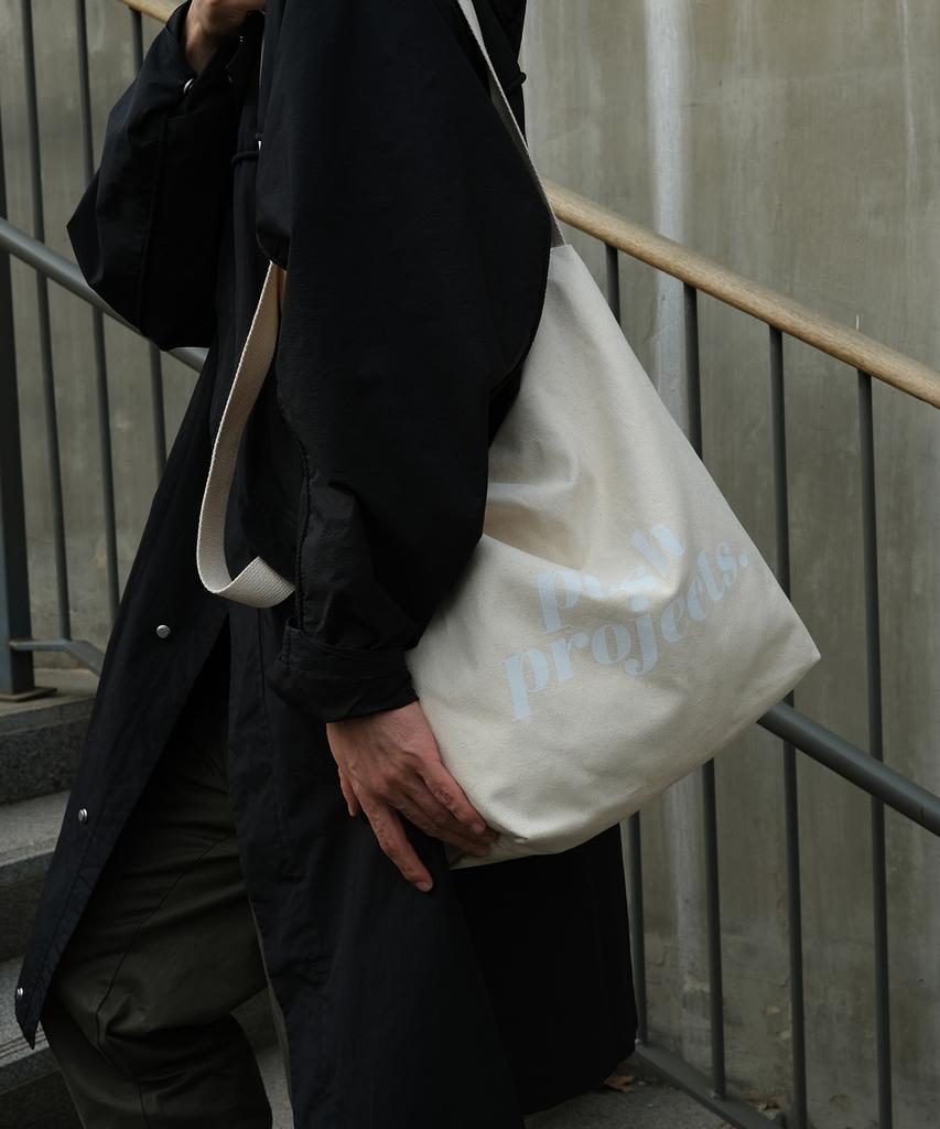 Posh-Projects E137 Kangaroo Bag Large White