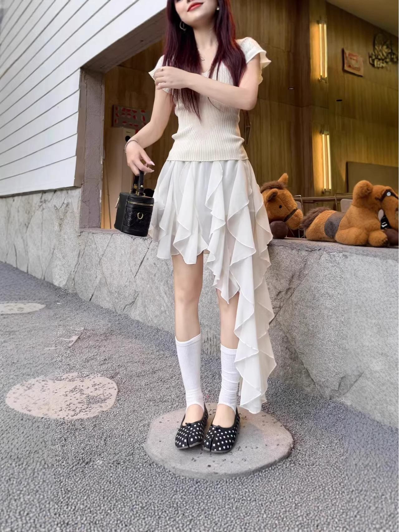 Spring 2026 Gentle V-neck Knit Top & Ruffle Skirt Set Beige Knit Top