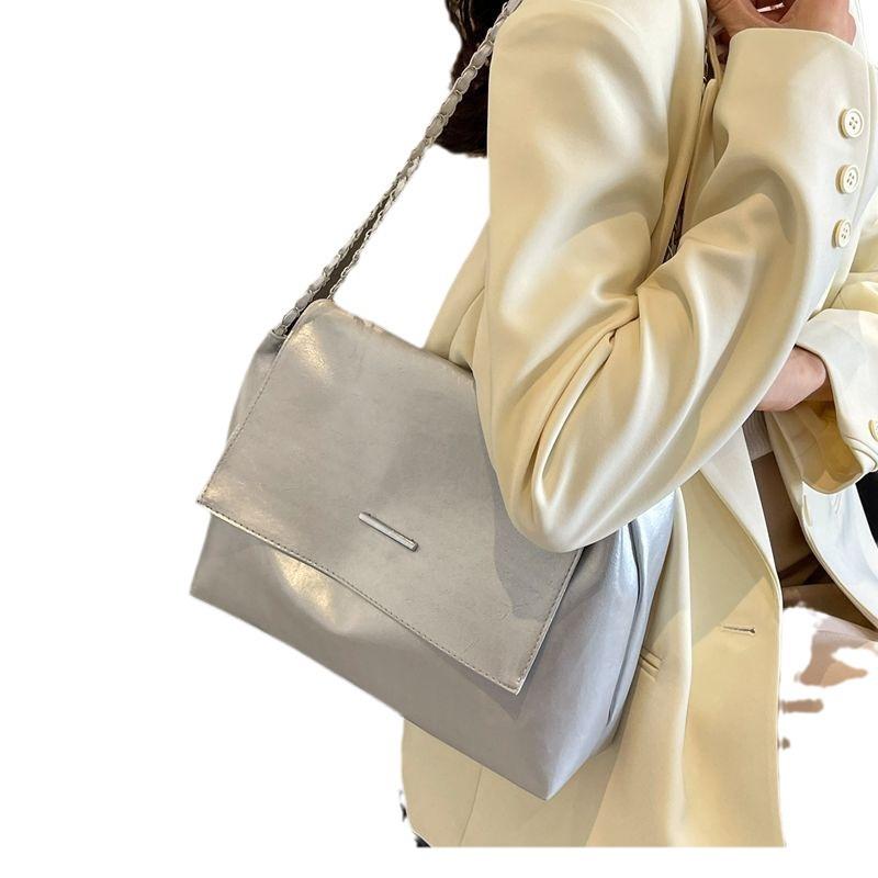 Large-capacity Bag Women's 2025 New Niche Versatile High-quality Texture Shoulder Commuter Chain Messenger Bag Tote Bag