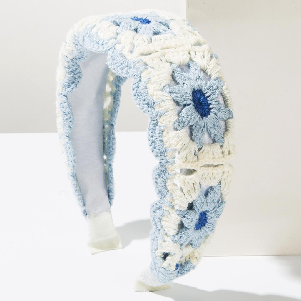Knitted Hairband with Flower-shaped Hollowed-out Design, Hair Ribbon Hairband for Women, Versatile and Handmade, Sweet and Charming.
