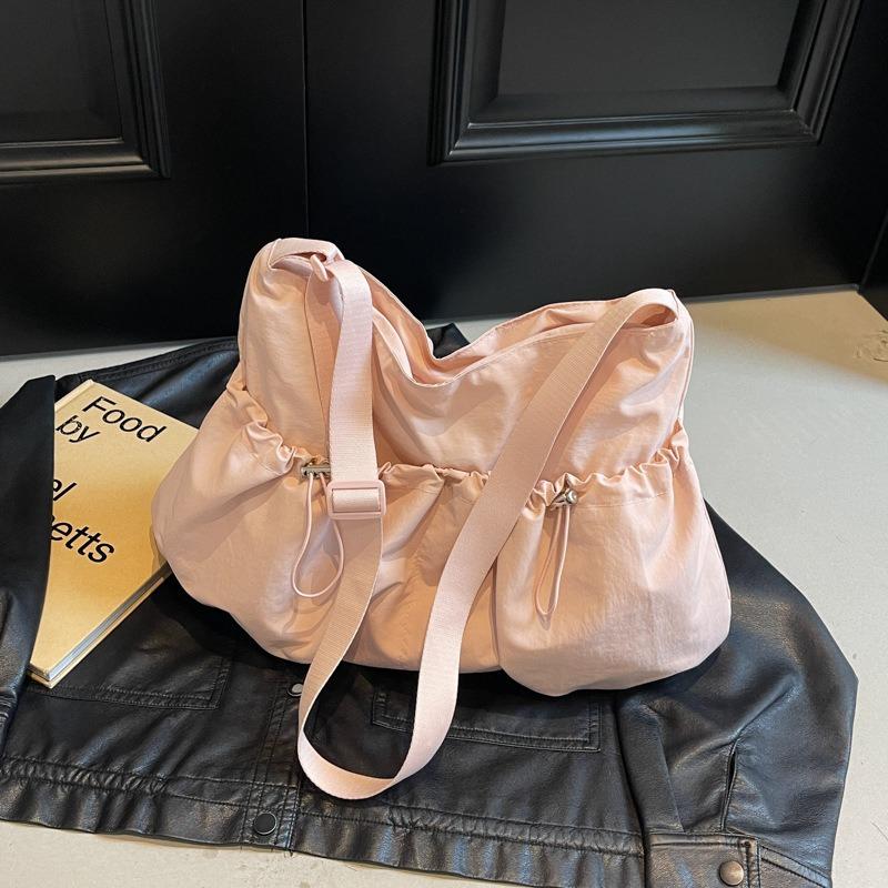 Women's Niche Casual Drawstring Shoulder Bag Light Firm Large Capacity Class Crossbody Tote Bag Portable