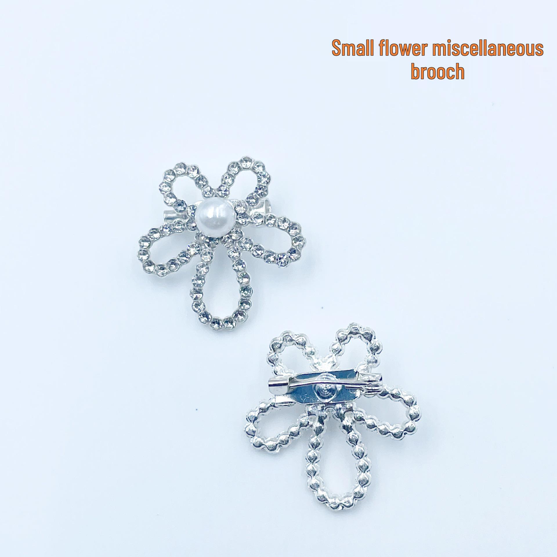 

Брошь в корейском стиле с цветком, бантом и стразами – сделай сам детское украшение и аксессуар