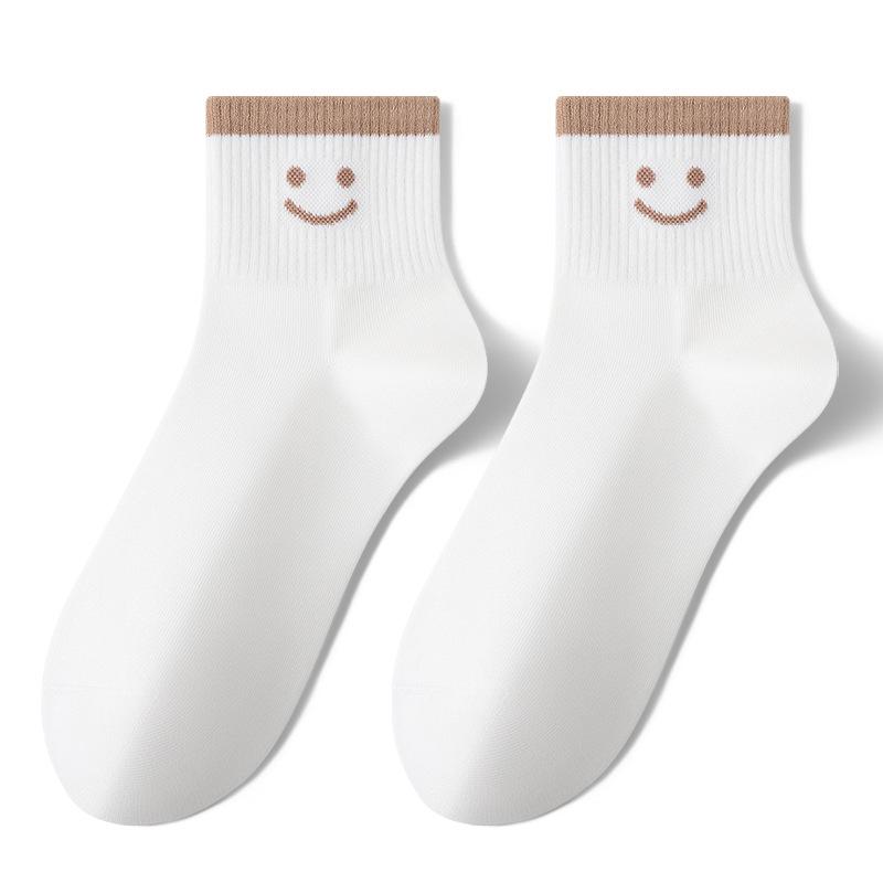 Damer Vår och Sommar Tunna Leende Ansikte Antibakteriella Deodorerande College Stil Studenter Korta Strumpor