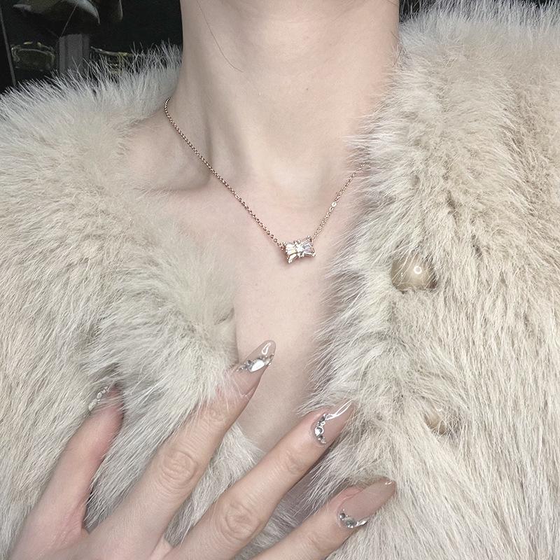 Trendy Slim Waist Non-Fading Luxury Clavicle Necklace - Cold Aesthetic Pendant