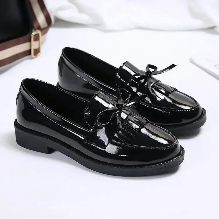 Fashion Womens Shoes Patent Leather Women Loafers British Tassel Casual Female Flat Shoes Bowknot Small Leather Shoe Comfortable Zapatos
