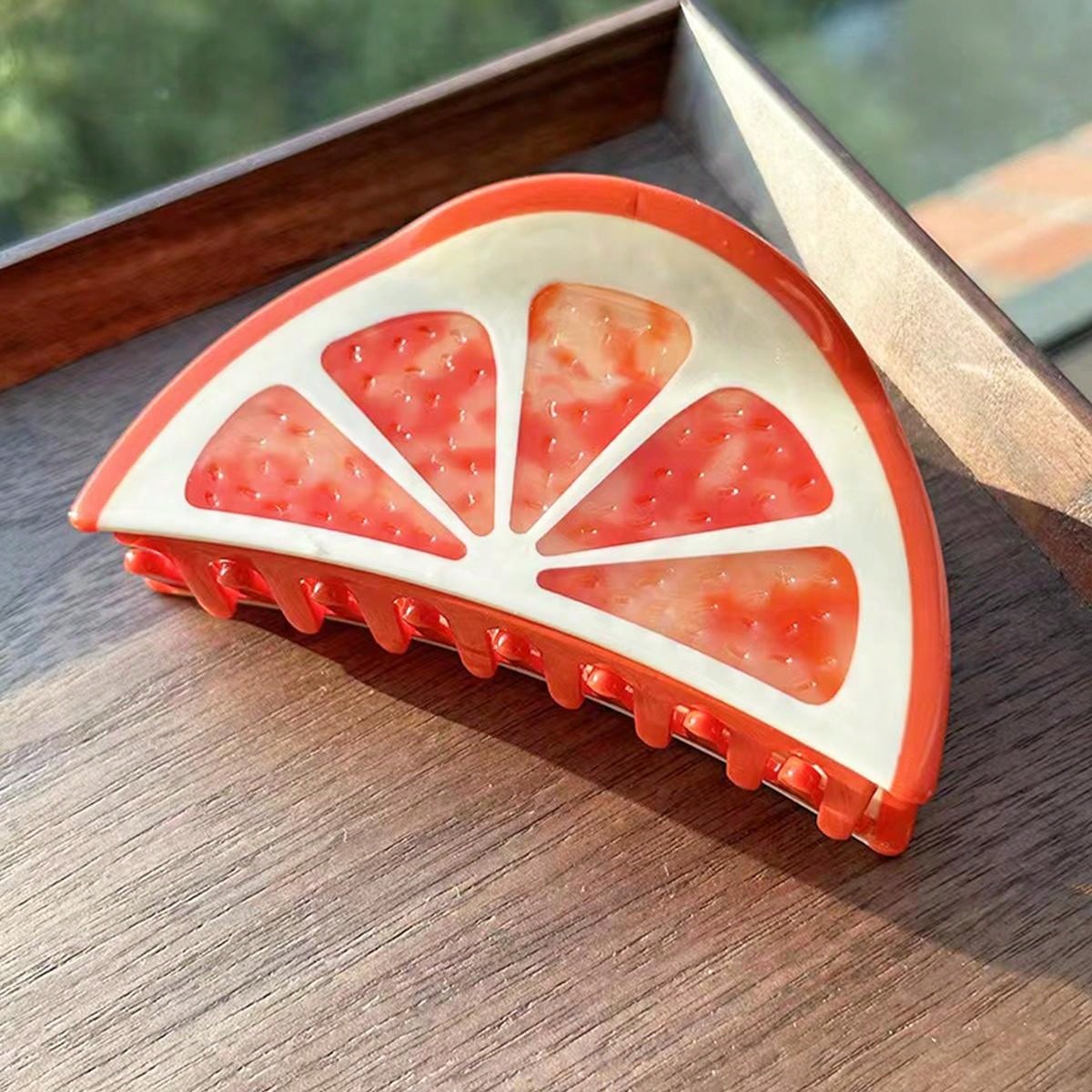 

1pc style fruit shaped hair clip, made of vinegar material, with grapefruit and avocado color scheme design, large size