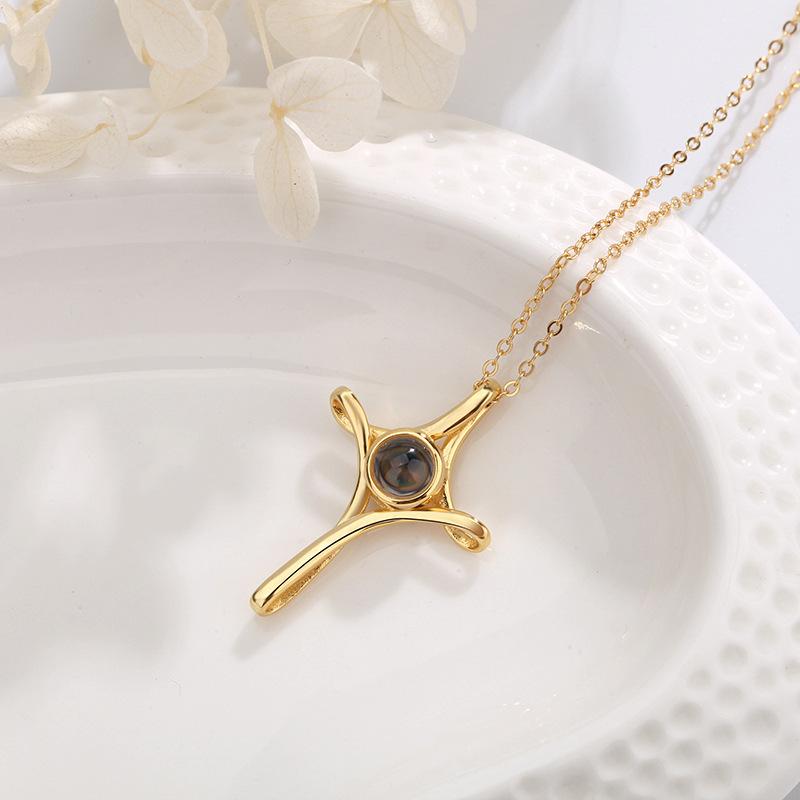 Simple Cross Necklace for Women's Fashion Light Luxury Projection Necklace