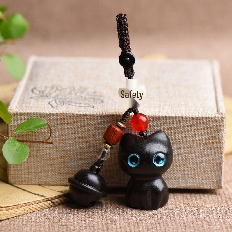 Sandalwood Cat Keychain: Cute Pendant Accessory for Men & Women - Ideal for Car Keys, Bags, or as a Charming Jewelry Gift