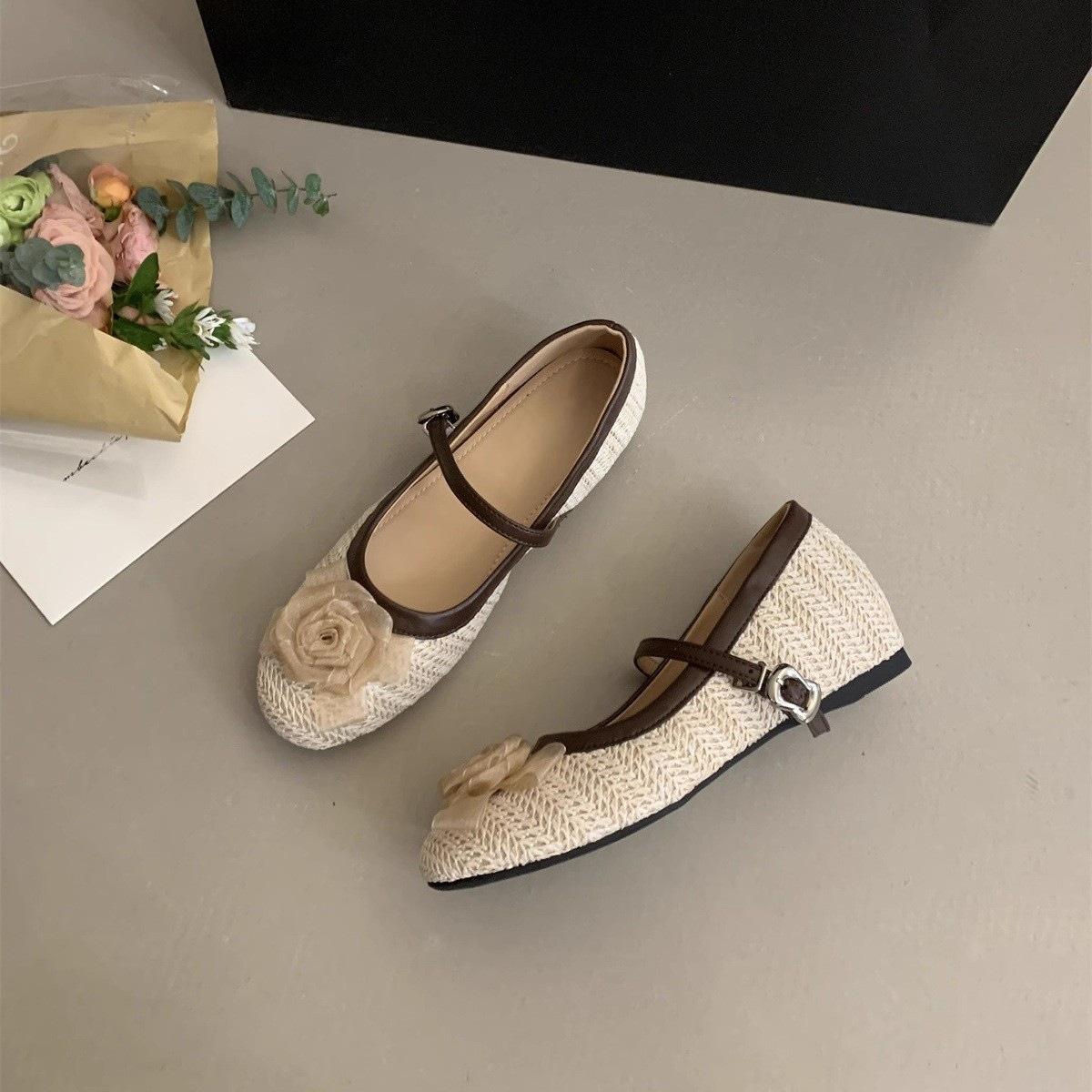 

Внутренние увеличивающие рост тканые одинарные туфли женские лето 2025 новые французские ретро цветы с юбками с туфлями Мэри Джейн 40