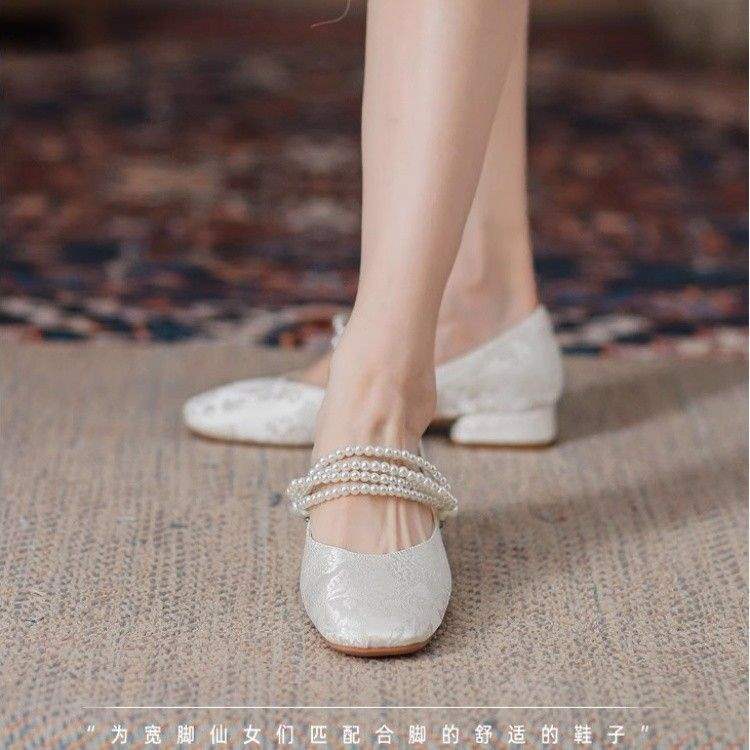 Chinese retro national style square head rare shoes pearl word Mary single shoes 2025 new bridesmaids beautiful cheongsam single shoes