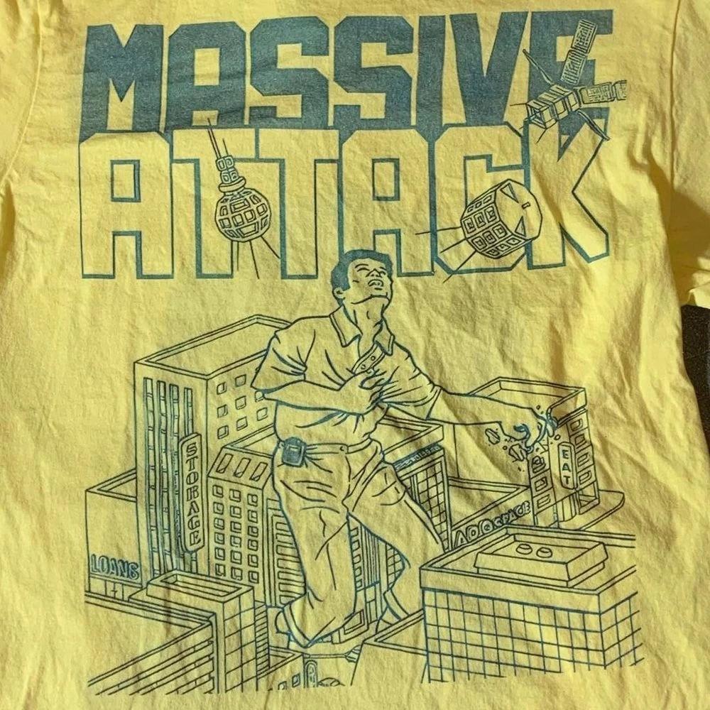 

Massive Attack Band Retro style 90s Black T shirt Heavy Cotton tee Unisex T-Shirt XXXXL