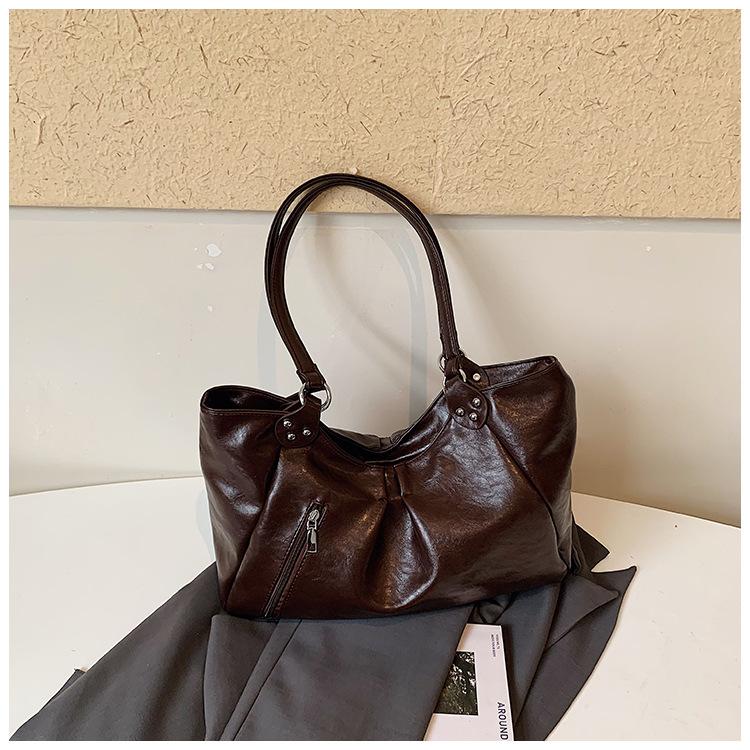 Tote Bag - Large Capacity Commuter Woman's Bag - Chic Single Shoulder Bag