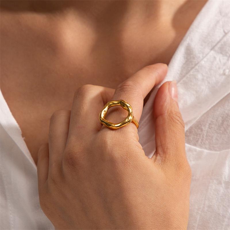 Fashion Vintage Unique Circle Motif Ring Melted Texture Detail For Women Gold Color Texture Temperament Jewelry Gift Wholesale
