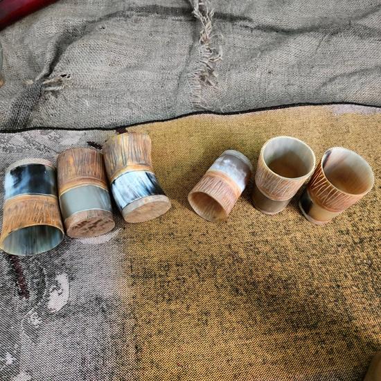 Lot de 12 mini-tasses en corne de Viking authentiques pour hydromel, whisky et décoration intérieure, tasses médiévales faites à la main