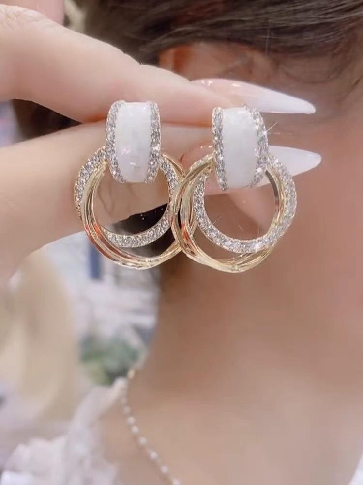 New Minimalist and High-end Ear Ring Earrings with Feminine Temperament and Versatile Ring Earrings