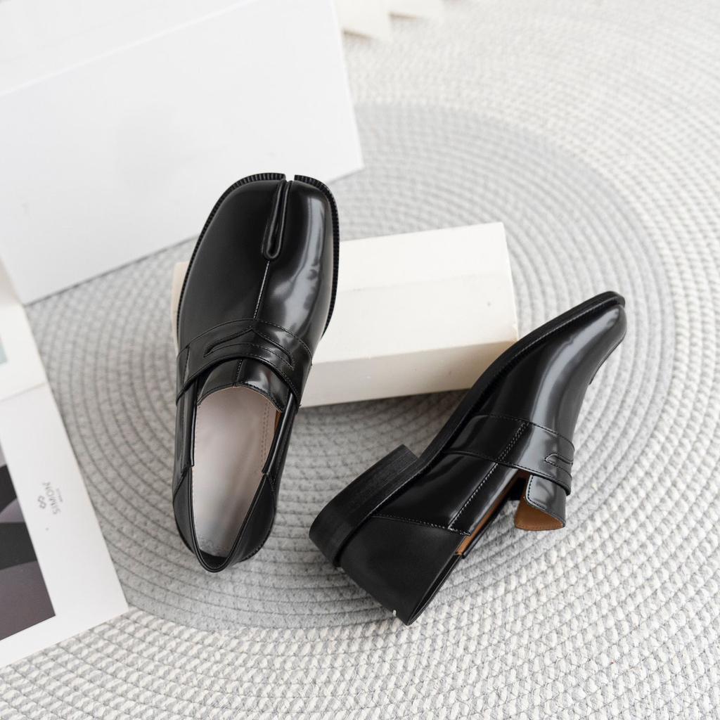 Tabi Shoes Split Toe Patent Leather Loafers for Women Trendy Non Slip Lightweight Round Toe Wide Width Casual Cute Moccasions