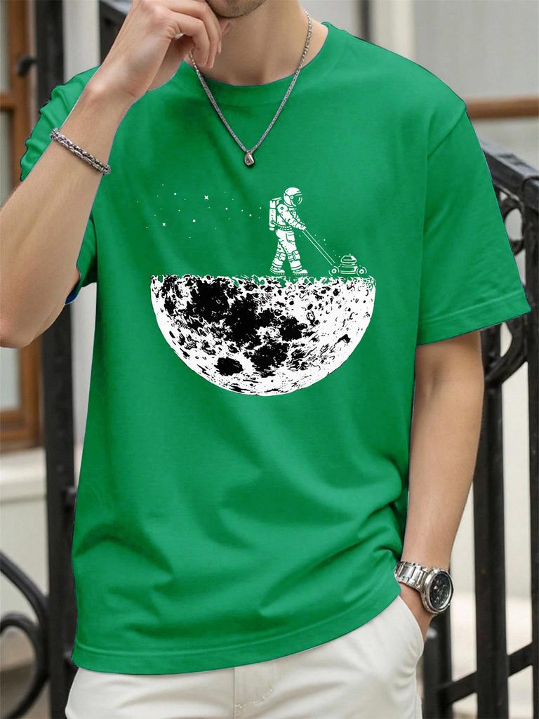 Astronaut Mowing The Moon Print T Shirt Men Summer Oversized TShirt Hip Hop Crewneck Short Sleeve Casual Cotton Streetwear