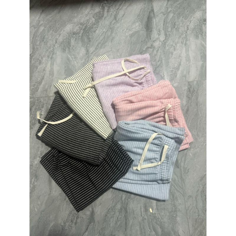 

Fairy tale plaid striped wide-leg pants lazy wind loose horizontal striped casual pants versatile texture loose floor pants Average size (about 80-70 kg) чёрный