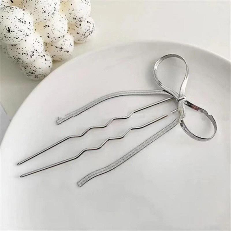 

Elegant U-Shaped Metal Bow Hair Stick for Women - Modern, Small Size Hairpin серебряный
