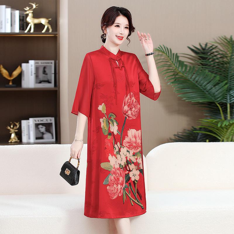 

Women s Summer Qipao Dress: Modern National Style with Frog Button, Age-Reducing Three-Quarter Sleeves for Middle-Aged Moms 4XL [recommended 67.5-75kg] червоний
