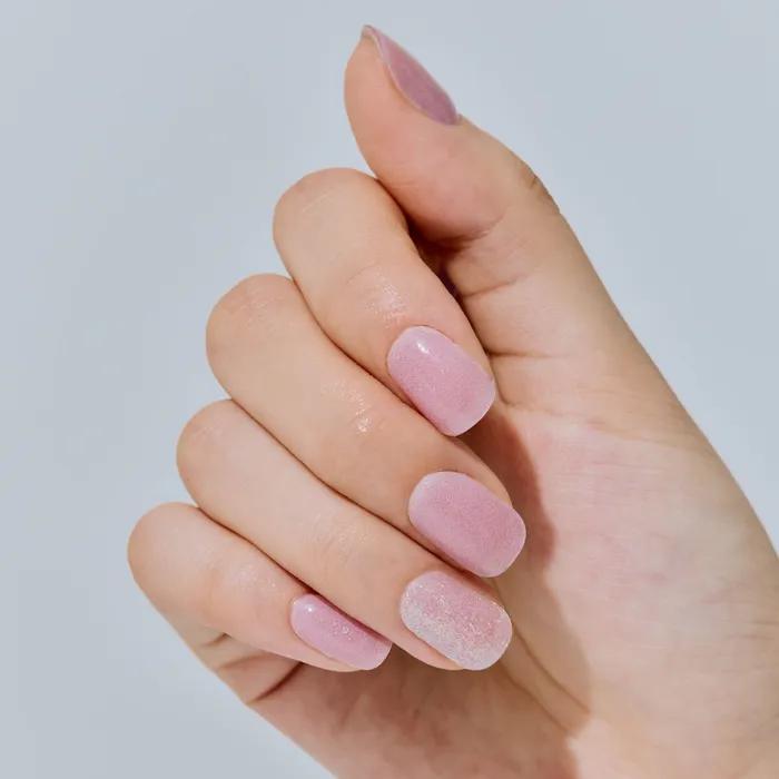 Lilac Beam Gel Nail
