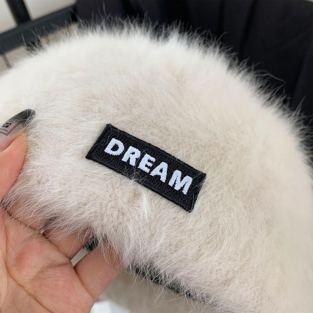 Women's Autumn and Winter Versatile Plush Beret with Big Head and Small White Hat Showing Off Their Face