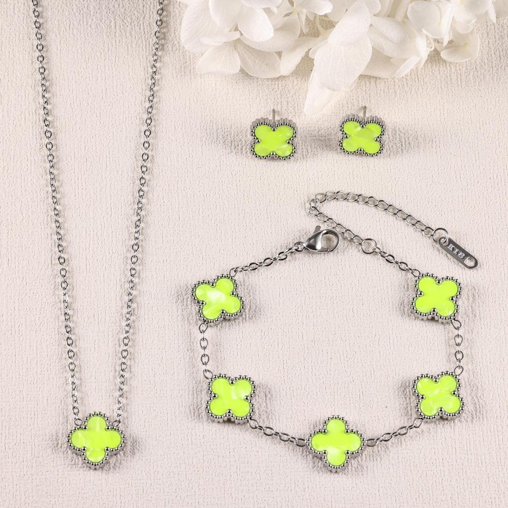 Four-leaf Clover Three-piece Necklace Bracelet and Earring Set - A Luxurious and Colorful Fashion Accessory Set