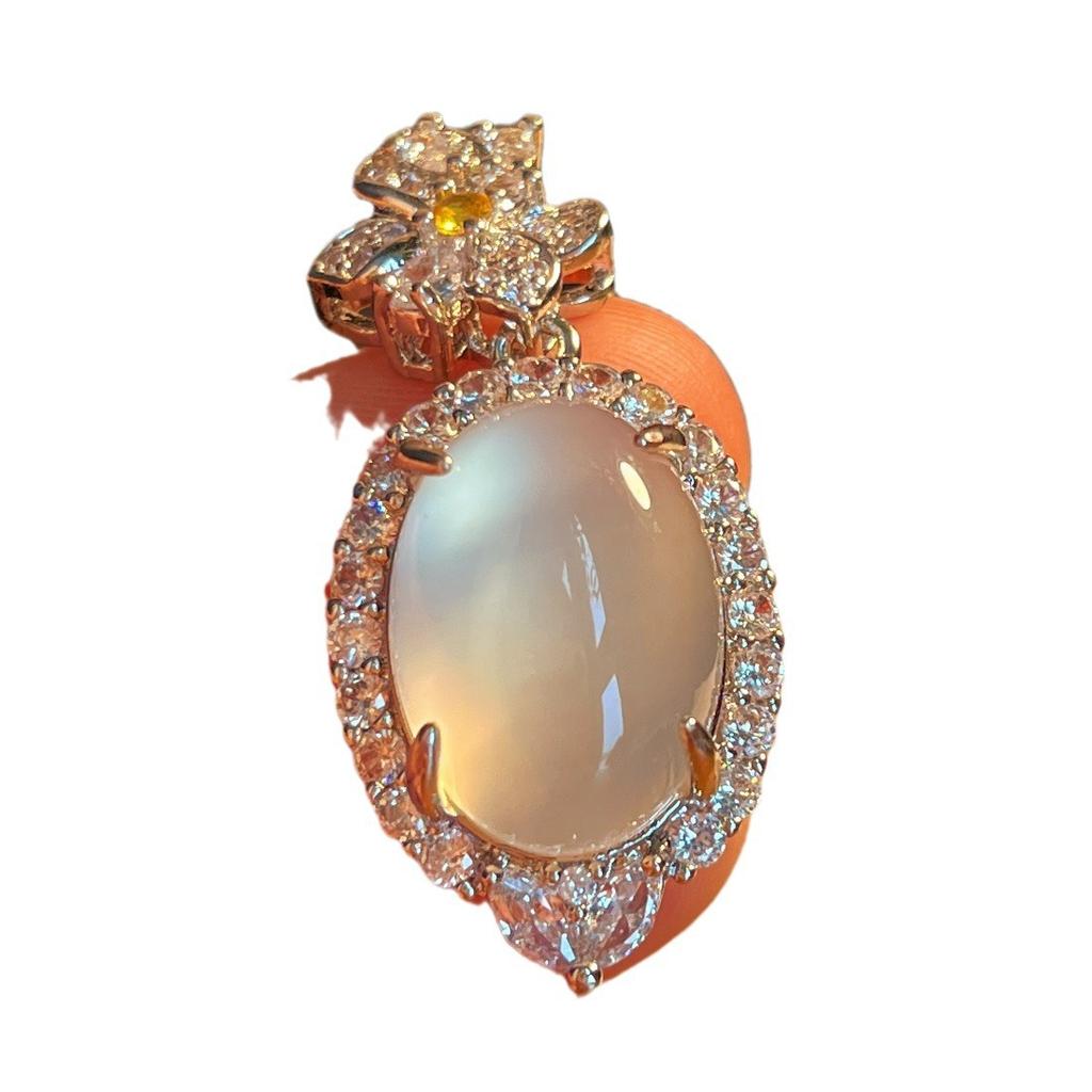 Jade White Ice Light Natural White Chalcedony Pendant Agate Pendant, Real Shot