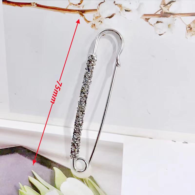Waist-Slimming & Anti-Exposure Brooch Pin – Clothing Accessory for Secure Fit