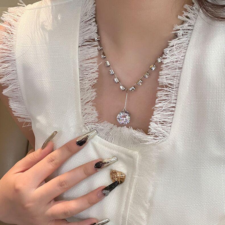 Elegant European & American Style Large Pearl Necklace - Luxurious, Unique Design Clavicle Chain for Women