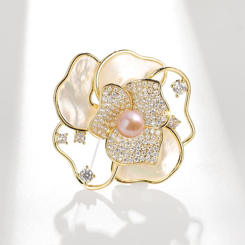 High-Quality Natural Shell Camellia Brooch with Freshwater Pearl Rose and Flower Pin