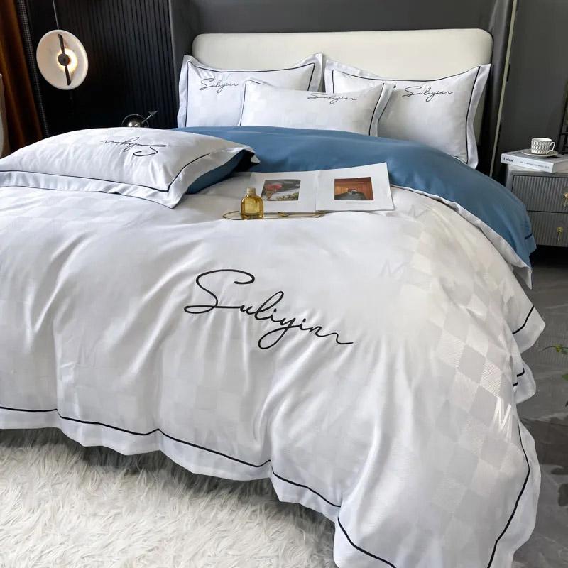 4pcs/set Light Luxury High-end Quilt Cover Sheet Bedding Set Comfortable Soft Ice Silk Naked Sleeping Bedspreads Four Piece Bedding Suits