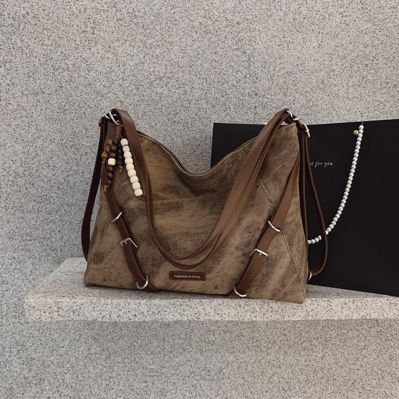 

Женская сумка-тоут большой вместимости 2025 новая осенне-зимняя ретро повседневная на плечо сумка для поездок многофункциональный рюкзак Without pendant коричневый