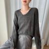 Mulberry Silk V-neck Sweater: Soft, Lightweight Velvet Knit, Women's Loose Fit for Autumn/Winter.