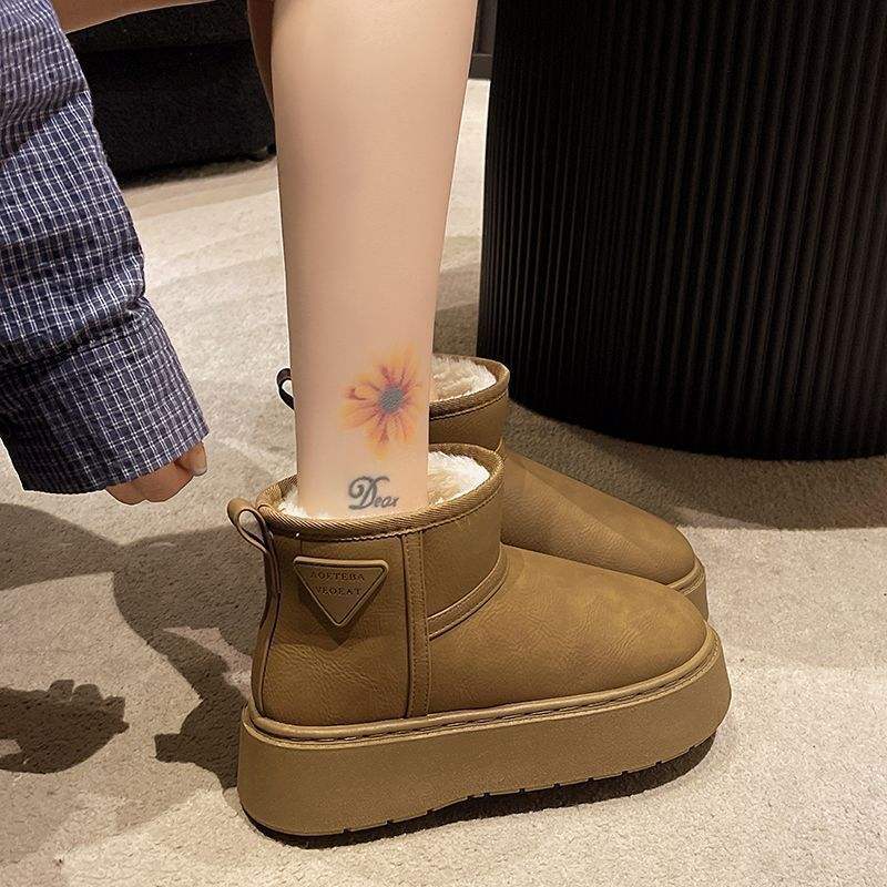 Snow boots women's velvet thick-soled thickened cold-resistant and warm winter new student versatile bread short boots cotton shoes