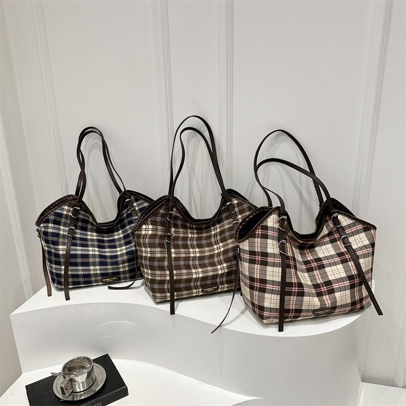 Korean Version of Fashionable Retro Plaid Canvas Tote Bag Women's 2025 Autumn and Winter New Popular Casual and Lightweight Shoulder Bag