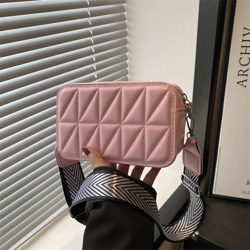 Summer new fashion casual diamond wide shoulder strap trend versatile simple shoulder messenger bag