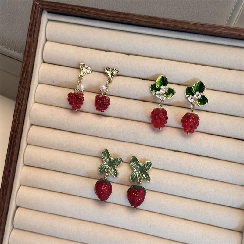 Sweet Cute 3D Resin Raspberry Drop Earrings for Women Enamel Green Leaves Red Strawberry Earring Girls Daily Wear Jewelry Gift