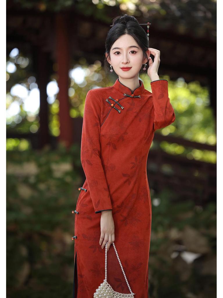 Autumn Pink Qipao: Modern Chinese Young Style, Long Sleeve Mid-Length Dress