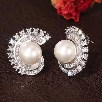 Huitan Unique Design Women Stud Earrings Simulated Pearl with Shiny CZ Trendy Wedding Party Daily Versatile Accessories Zircon