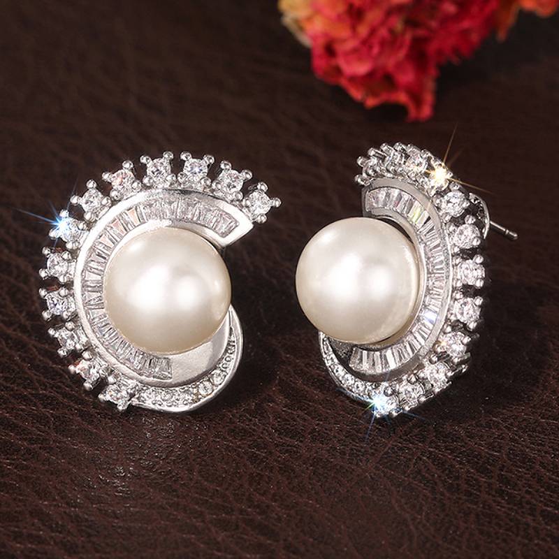 

Huitan Unique Design Women Stud Earrings Simulated Pearl with Shiny CZ Trendy Wedding Party Daily Versatile Accessories Zircon