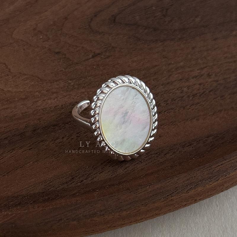 Natural Texture Fritillary Round Index Finger Ring Shell Light Luxury Ring Niche Design High Fashion Personality Versatile